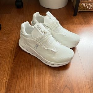 On cloudnova trainers running shoes size 6.5